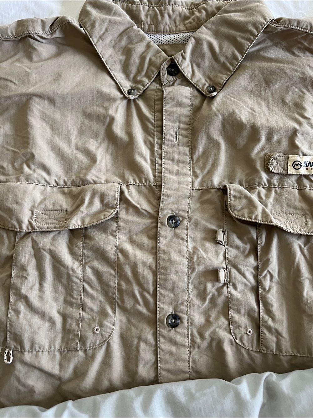5 Magellan Outdoors Men's Button-Up Fishing Shirt in White and Tan - Picture 4 of 9